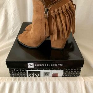 Open toed suede booties